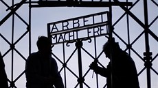Na bránu do koncentračního tábora Dachau se vrátila replika nápisu "Arbeit... Na bránu do koncentračního tábora Dachau se vrátila replika nápisu "Arbeit...