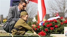 Ostatky rudoarmějců ve Žďáře nad Sázavou se ze Zelené hory přestěhovaly na... Ostatky rudoarmějců ve Žďáře nad Sázavou se ze Zelené hory přestěhovaly na...