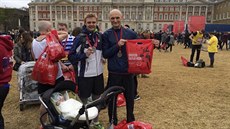 Londýnský maraton: Lukáš Vaverka (vlevo) s autorem Janem Havránkem (vpravo) Londýnský maraton: Lukáš Vaverka (vlevo) s autorem Janem Havránkem (vpravo)