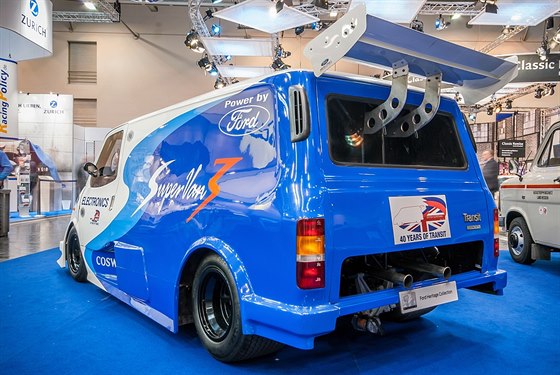 Ford Transit Supervan 3