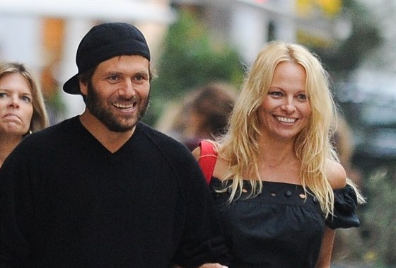 Pamela Andersonová a Rick Salomon (íjen 2013)