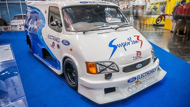 Ford Transit Supervan 3