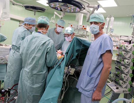 Chirurgové z Brna mají za sebou u 500 úspných transplantací srdce.