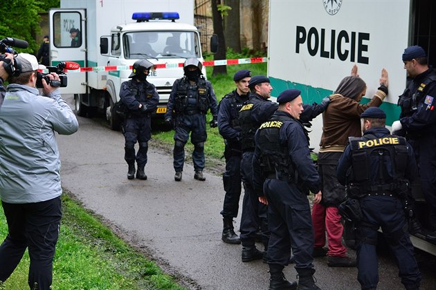 Policejní zásah proti squatterm na Cibulce