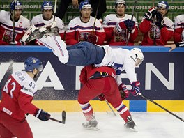 BODYEK JAK SE PATÍ. Antoine Roussel se v první tetin na chvíli nedobrovoln...