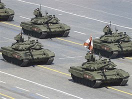 Tanky T-90A na moskevské pehlídce k 70. výroí konce druhé svtové války  (9....
