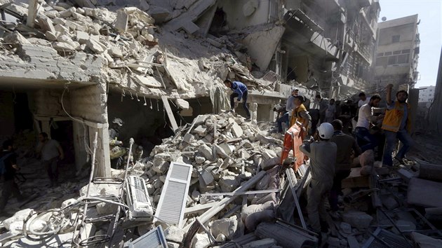 Aleppo trp vlenmi zloiny asadovc i povstalc(3. dubna 2015)