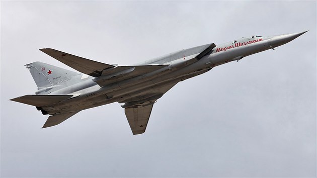 Dvojice nadzvukovch dlkovch bombardr Tu-22M3 Backfire, kter jsou ureny zejmna jako nosie raket vzduch-zem s jadernmi hlavicemi.