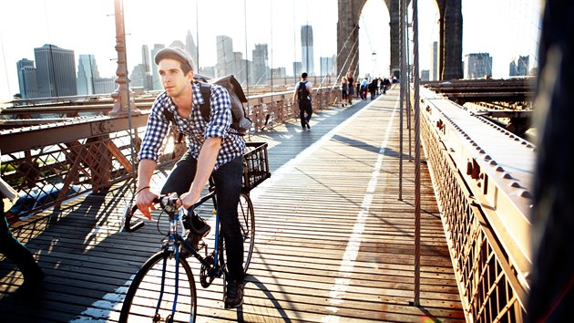 Tento vhled zavaj cyklist v New Yorku na Brooklynskm most