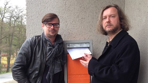 Spisovatel Igor Malijevsk (vpravo) a Jaroslav Rudi poslaj dopis Vladimiru Putinovi.