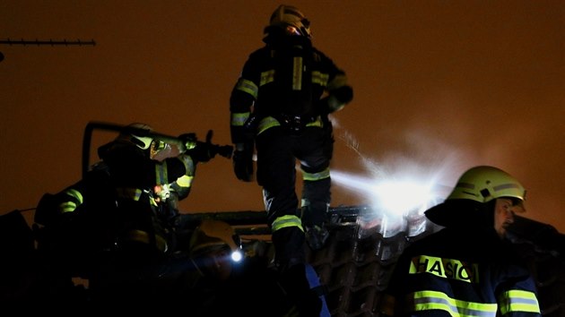 Hasim se podailo por stechy olomouckho domu rychle dostat pod kontrolu, i tak ale napchal kody za zhruba pl milionu korun.