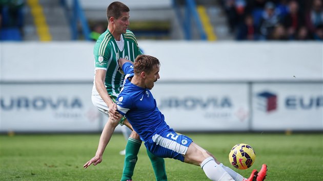 Josef ural (vpravo) z Liberce a Michal md z Bohemians v ligovm utkn