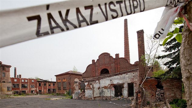 V koelun v Hradci Krlov se chyst demolice dalch st (30.dubna 2015)