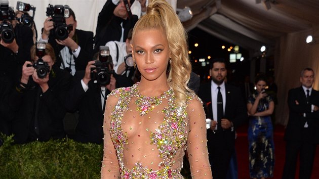 Beyonc na MET Gala (New York, 4. kvtna 2015)