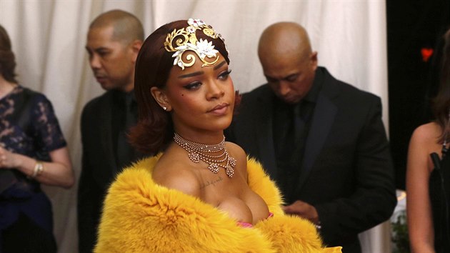 Rihanna na MET Gala (New York, 4. kvtna 2015)