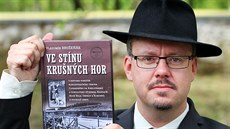 Sokolovský historik Vladimír Bružeňák zachytil ve své knize Ve stínu Krušných... Sokolovský historik Vladimír Bružeňák zachytil ve své knize Ve stínu Krušných...