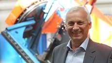 Agrostroj Pelhřimov, jehož stoprocentním vlastníkem je Lubomír Stoklásek (na... Agrostroj Pelhřimov, jehož stoprocentním vlastníkem je Lubomír Stoklásek (na...