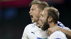 Plzeňský obránce Roman Hubník (vpravo) oslavuje svoji trefu do brány Sparty se... Plzeňský obránce Roman Hubník (vpravo) oslavuje svoji trefu do brány Sparty se...