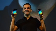 Viceprezident Xiaomi Hugo Barra pi pedstavování novinky Mi4i v Novém Dillí...
