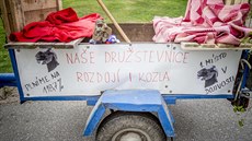 Ve Strakov u Litomyle se uskutenil recesistický prvomájový prvod (1. kvtna...