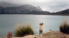Výlet pes starobylé msto Soller do pohoí Serra de Tramuntana k jezeru Cúber...