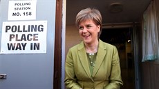 Pedsedkyn Skotské národní strany Nicola Sturgeonová volila ve skotském...