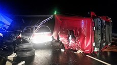 Nehoda kamionu a osobního auta na 44. km D1 (6. kvtna 2015)