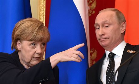 Nmecká kancléka Angela Merkelová a ruský prezident Vladimir Putin na spolené...