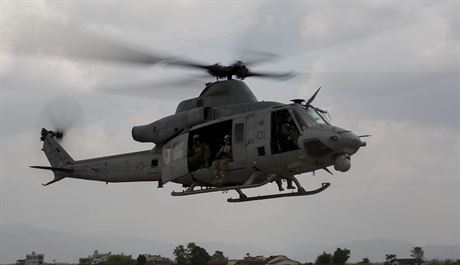 Americká helikoptéra, která pomáhá v Nepálu.