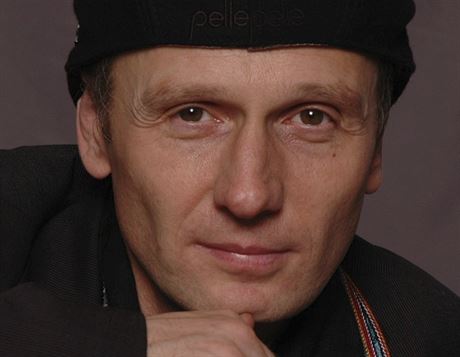Attila Egerházi vede baletní soubor Jihoeského divadla od roku 2009.