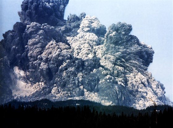 Mount St. Helens v roce 1982.