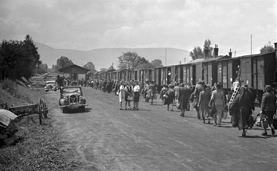 Odsun Nmc ze sbrného tábora ve Strái nad Nisou v roce 1946.