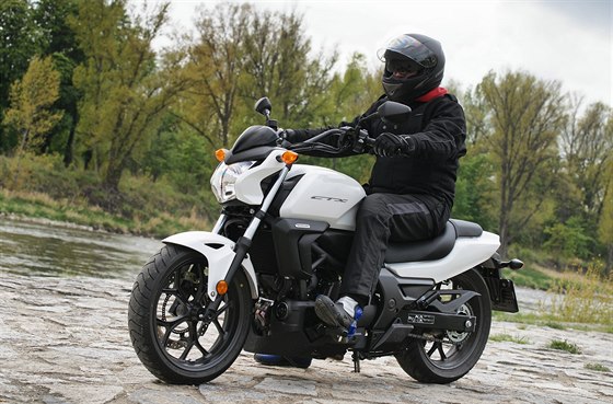 Honda CTX700N