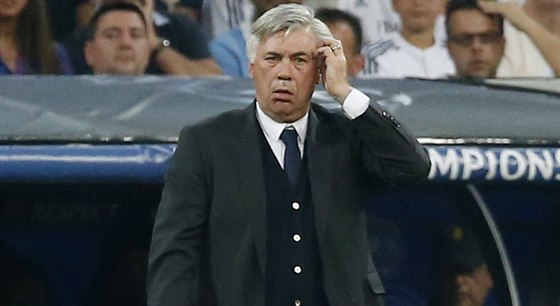 Carlo Ancelotti, trenér Realu Madrid, bhem semifinálové odvety Ligy mistr...