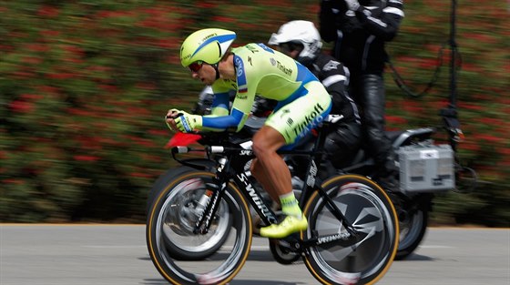 Slovenský cyklista Peter Sagan na trati vítzné asovky v závod Kolem...