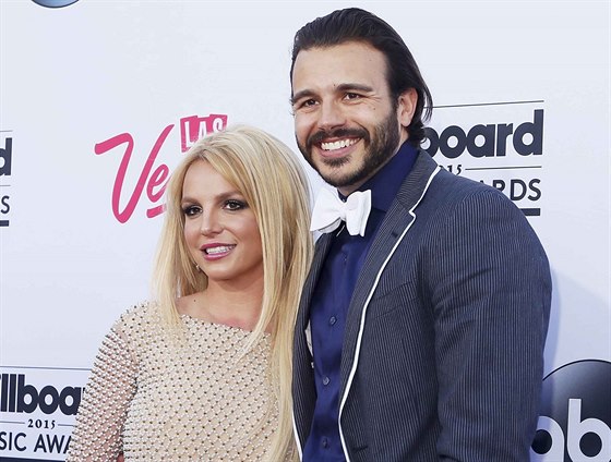 Britney Spears a Charlie Ebersol (Las Vegas, 17. kvtna 2015)
