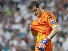 ZKLAMAN LEGENDA. Iker Casillas, brank Realu Madrid, odchytal proti Juventusu...