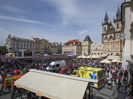 Zaplnné Staromstské námstí sleduje semifinále esko vs. Kanada