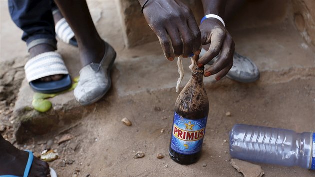 Nepokoje v Burundi vyhnaly ze zem desetitisce uprchlk (14. kvtna 2015)