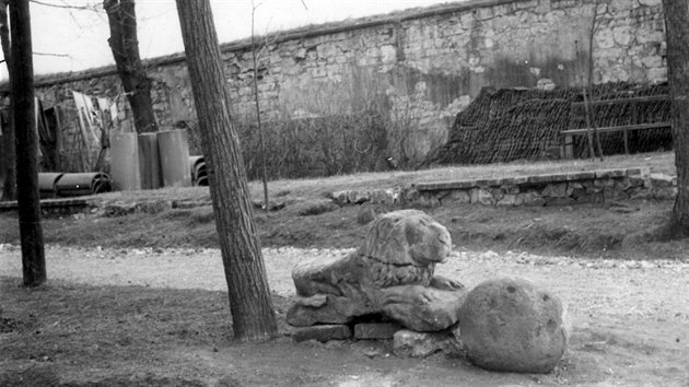 Pskovcov socha lva  byla na ndvo zmku do roku 1966.