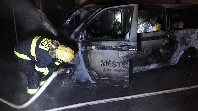 Hasii dohaují úmysln zapálený automobil mstské policie.