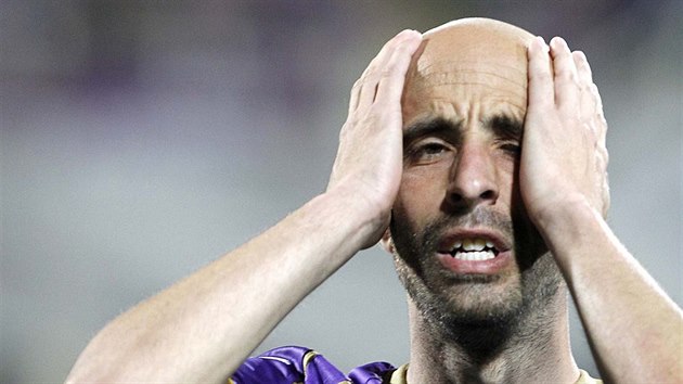 Borja Valero z Fiorentiny lituje zmaen ance.