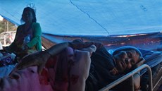 Po úterním zemětřesení úřady v Nepálu hlásí dva tisíce zraněných (13. května... Po úterním zemětřesení úřady v Nepálu hlásí dva tisíce zraněných (13. května...