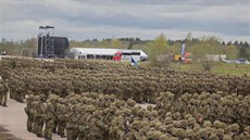 Kompletní 1. pí brigáda estonské armády, sloená  peván ze 4 tisíc...