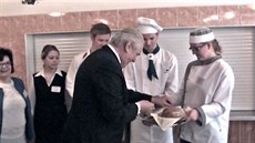 Miloš Zeman na návštěvě učiliště. Miloš Zeman na návštěvě učiliště.