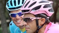Alberto Contador (v rovém) bhem Gira d´Italia