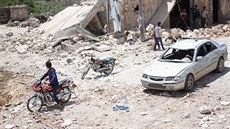 Následky stelby vládních jednotek v syrské provincii Idlíb (15. kvtna 2015).