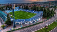 StadionTehelné pole klubu Slovan Bratislava stál ve tvrti stejného jména. 