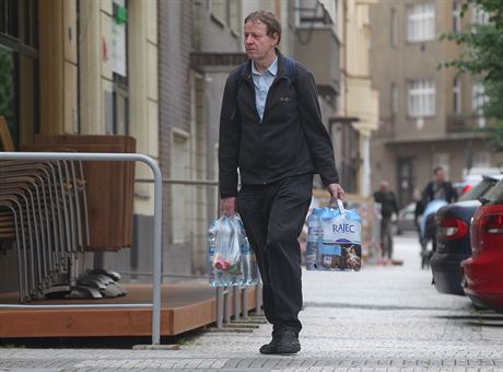 Lidé v Praze-Dejvicích by nemli pít vodu z kohoutku. Me jim zpsobit stevní...