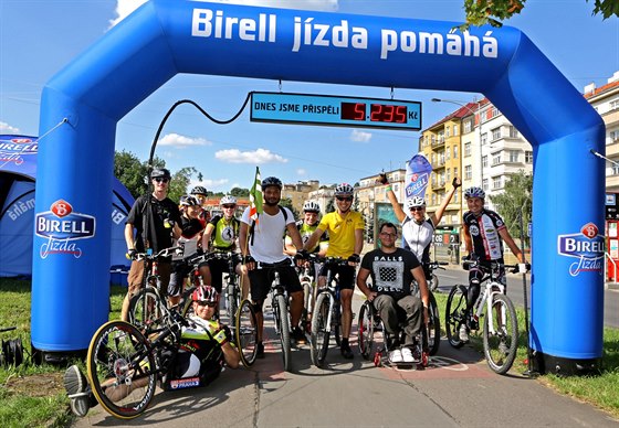 Ptikoruna za kadého cyklistu, který projede bránou. Peníze pak pomohou...